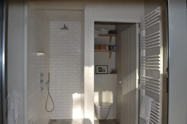 Vue détaillée sur l'architecture de la maison